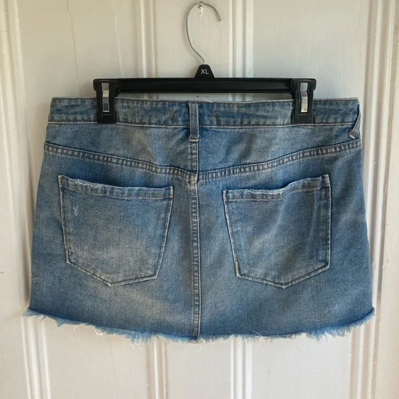 Free People Tire Swing Distressed Denim Mini Skirt Sz 10us - Picture 2 of 9